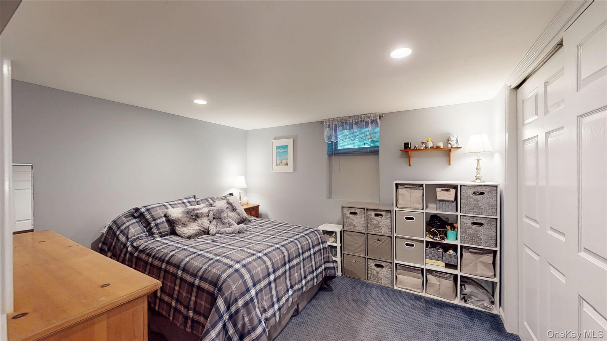 Single Family Linda Suffolk County, NY 11940, MLS-915346-25