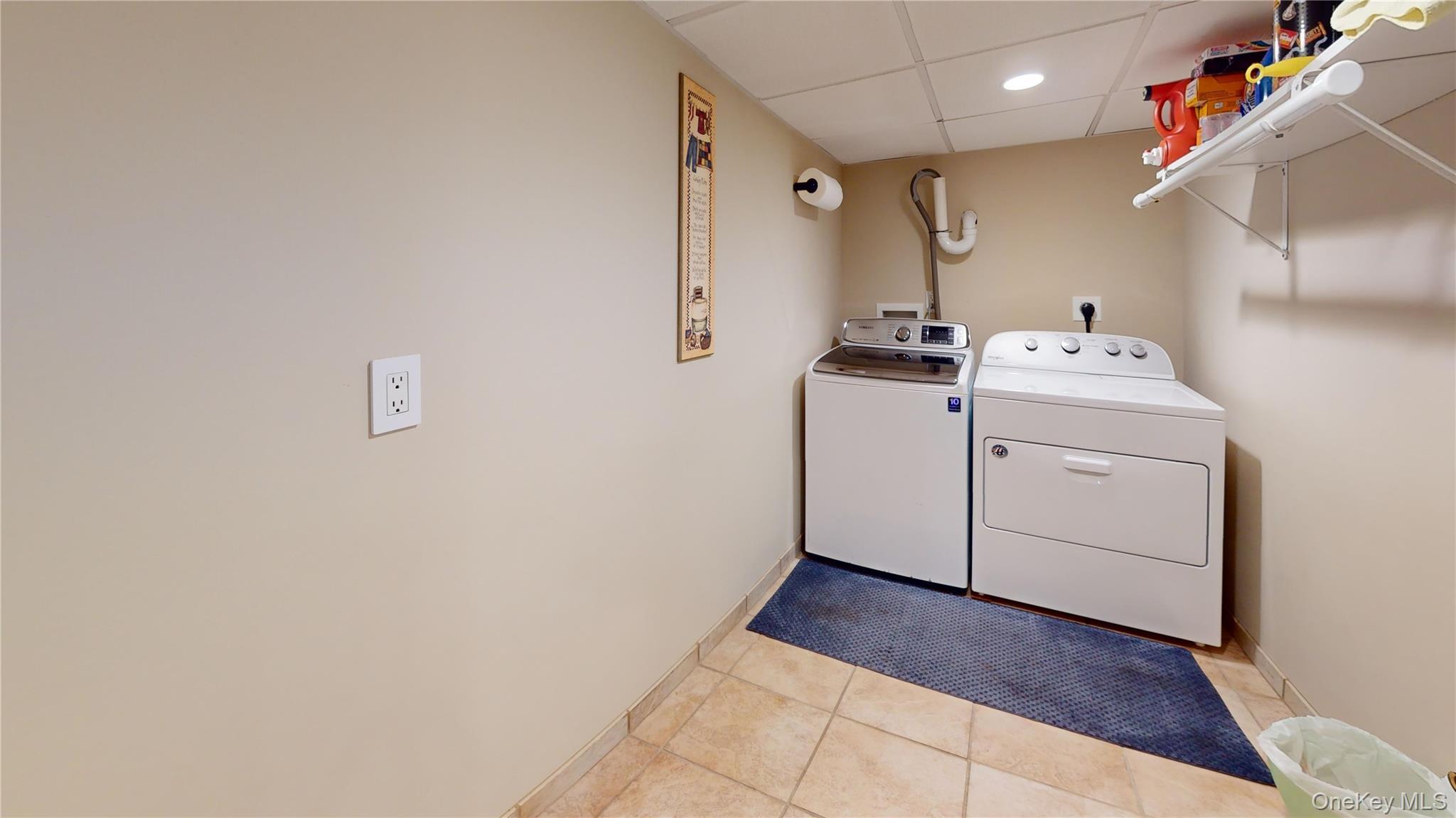 Single Family Linda Suffolk County, NY 11940, MLS-915346-26