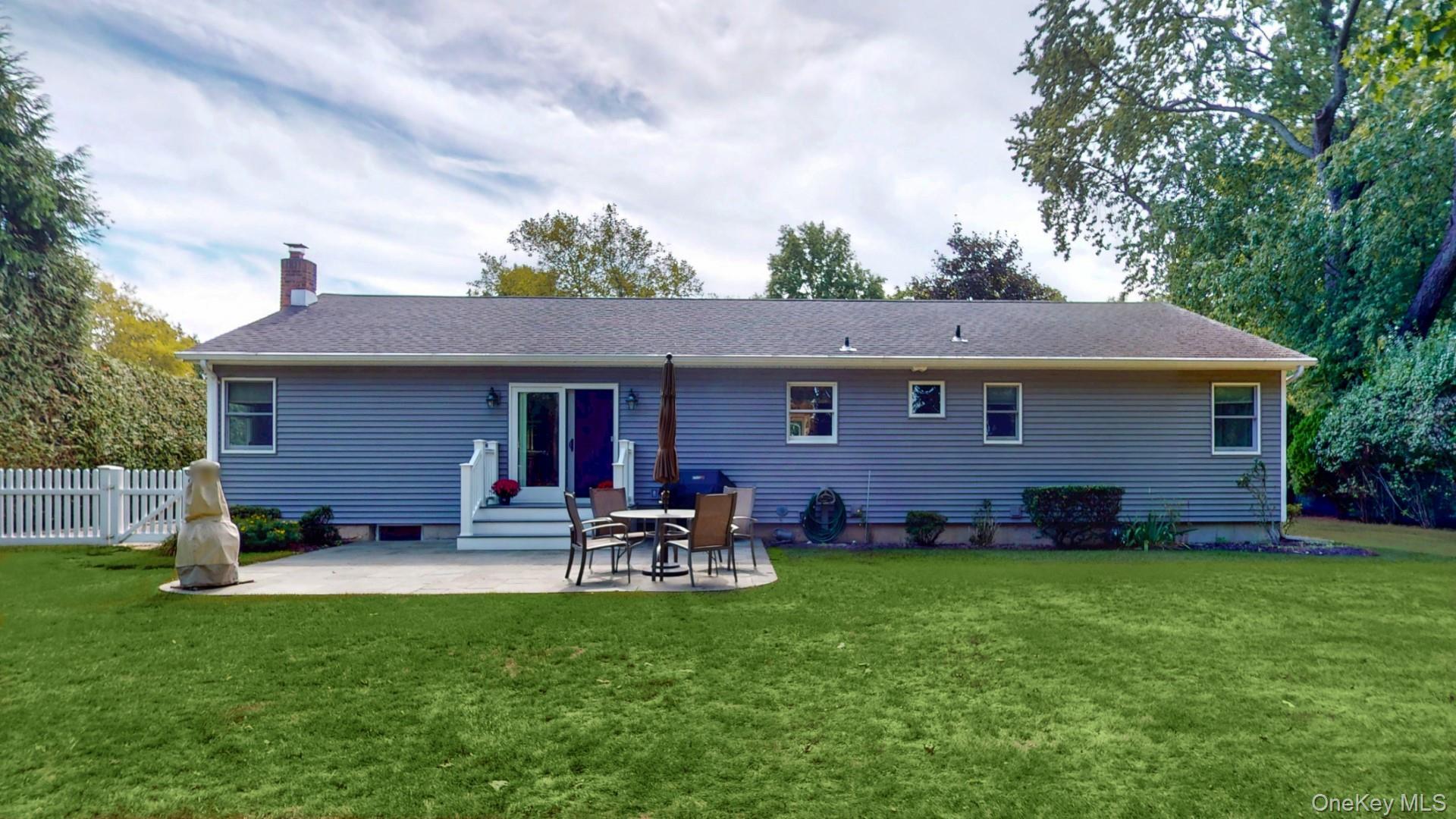 Single Family Linda Suffolk County, NY 11940, MLS-915346-36