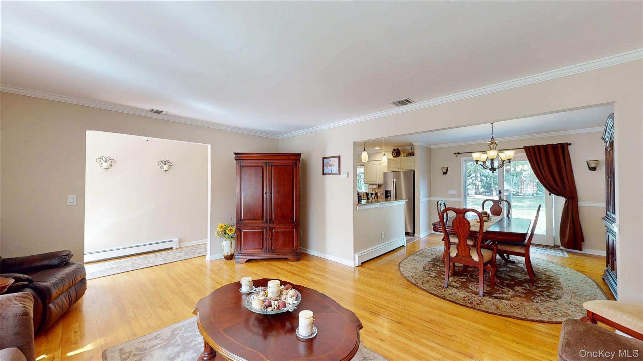 Single Family Linda Suffolk County, NY 11940, MLS-915346-8