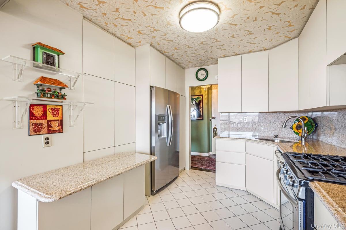 Coop Powells Cove  Queens, NY 11357, MLS-915359-20