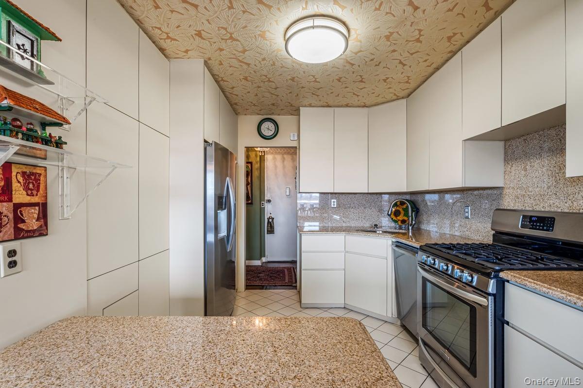 Coop Powells Cove  Queens, NY 11357, MLS-915359-21