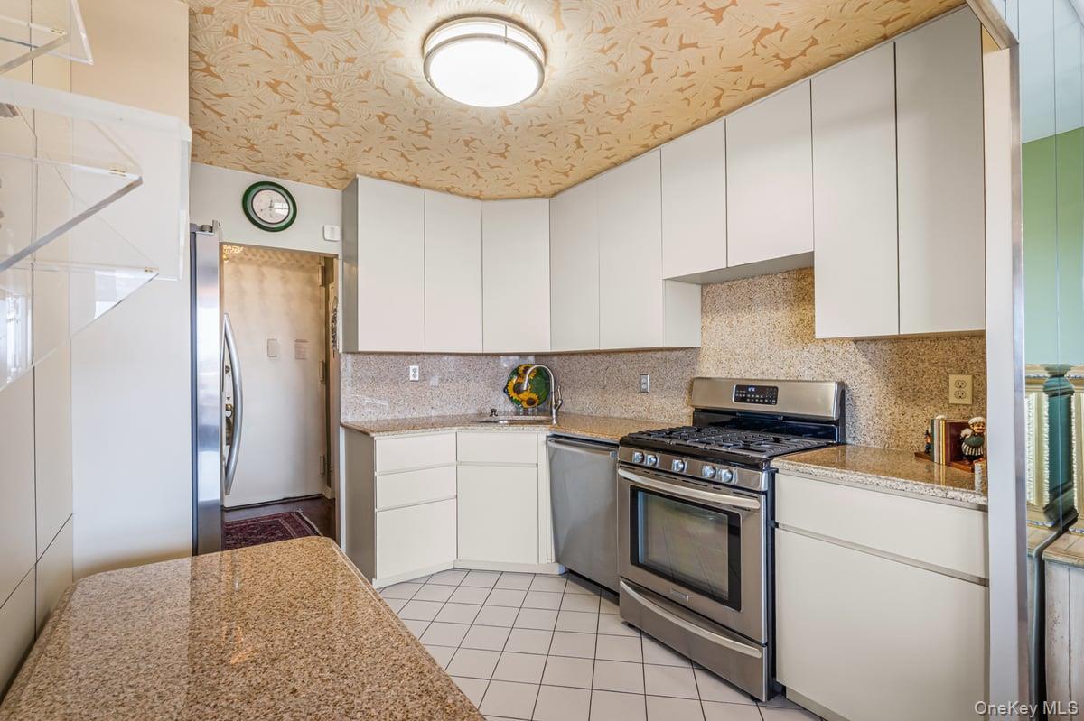 Coop Powells Cove  Queens, NY 11357, MLS-915359-22