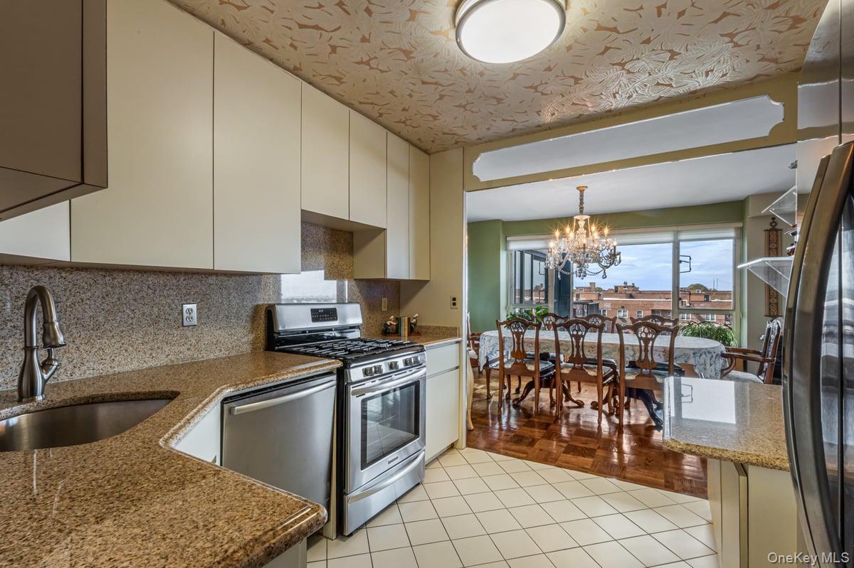 Coop Powells Cove  Queens, NY 11357, MLS-915359-23