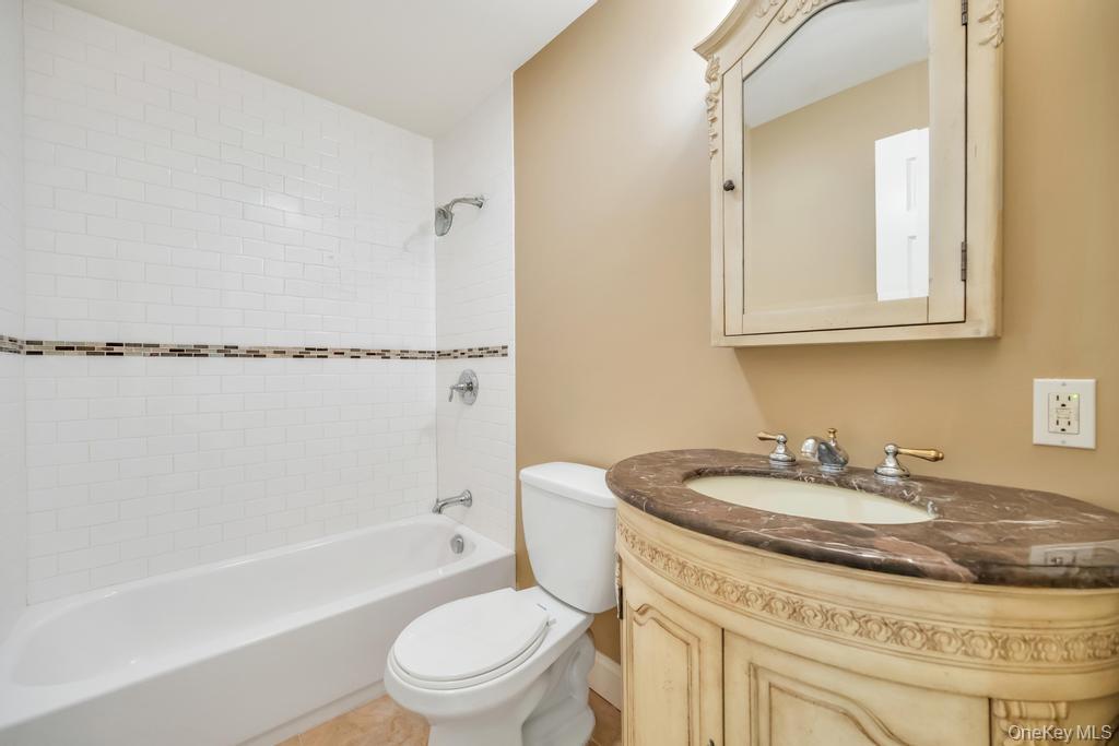 Single Family Oakside  Suffolk County, NY 11787, MLS-915379-19