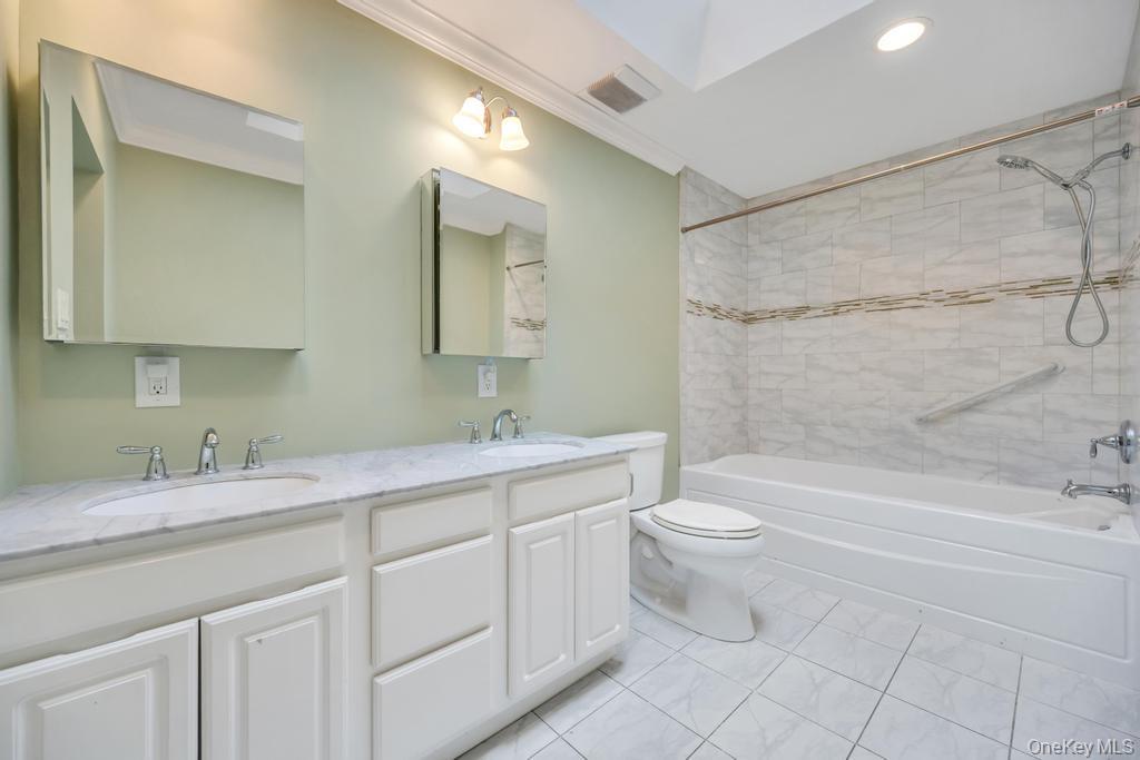 Single Family Oakside  Suffolk County, NY 11787, MLS-915379-23