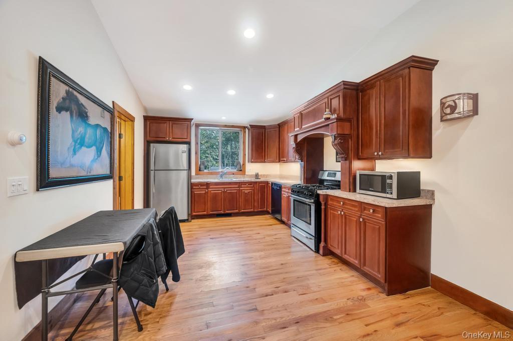 Single Family Oakside  Suffolk County, NY 11787, MLS-915379-33