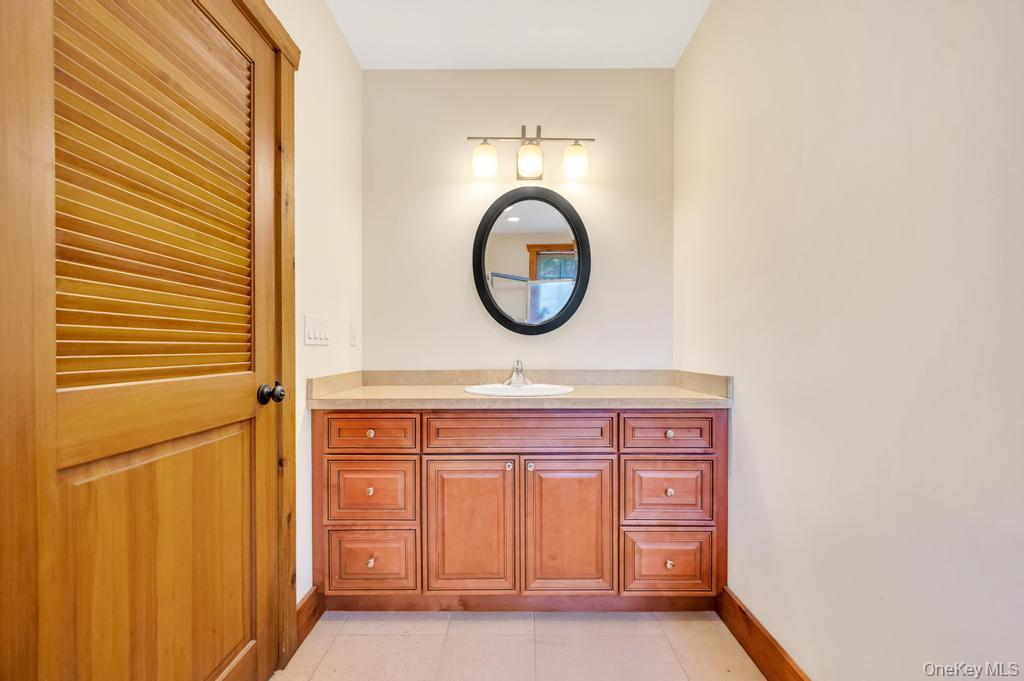 Single Family Oakside  Suffolk County, NY 11787, MLS-915379-34