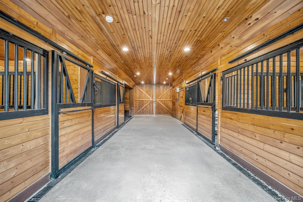 Single Family Oakside  Suffolk County, NY 11787, MLS-915379-44