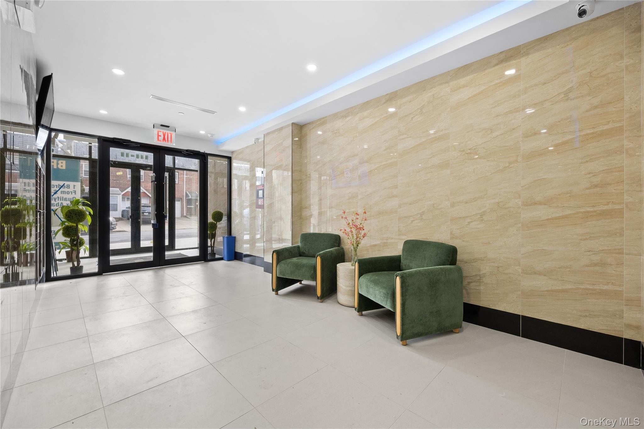 Condo 72nd  Queens, NY 11365, MLS-915408-21