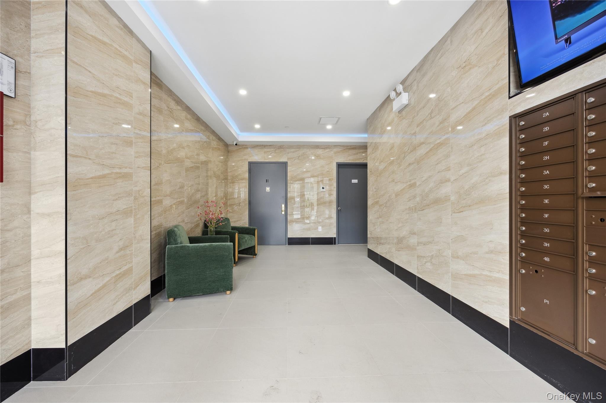 Condo 72nd  Queens, NY 11365, MLS-915408-22