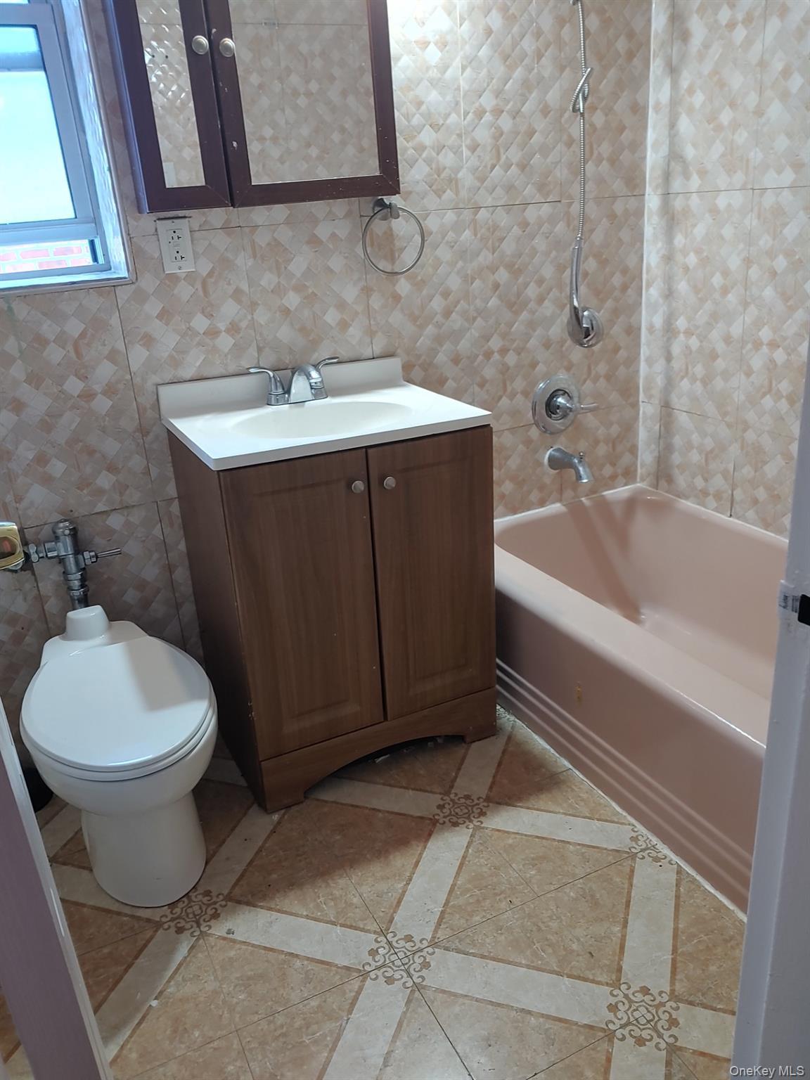 Single Family 81st  Queens, NY 11426, MLS-915429-10