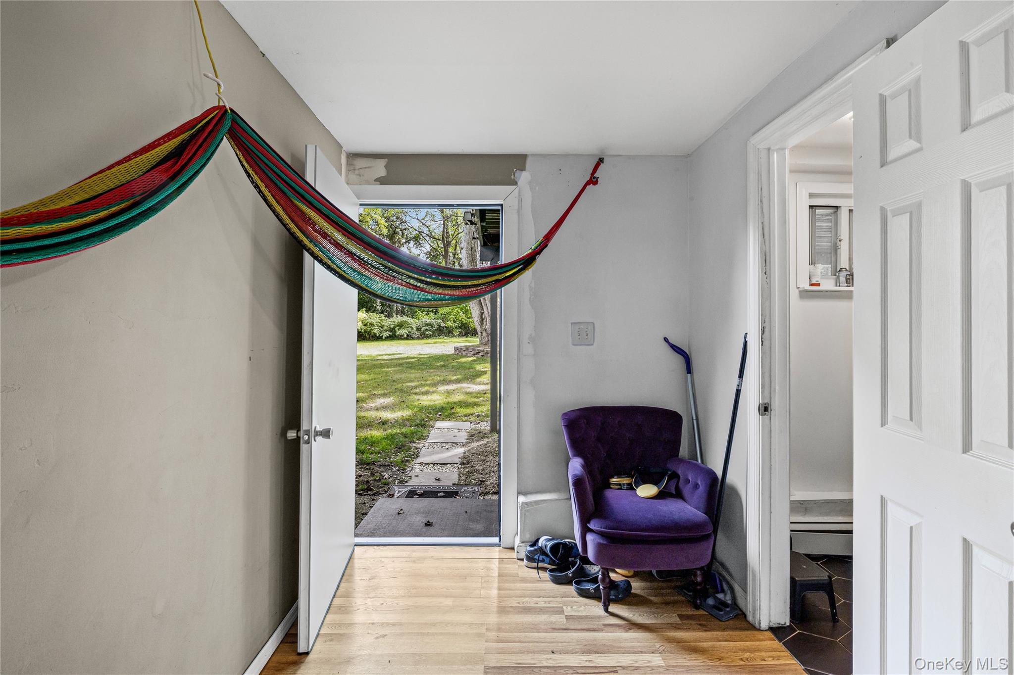 Single Family Oak Suffolk County, NY 11701, MLS-915454-22