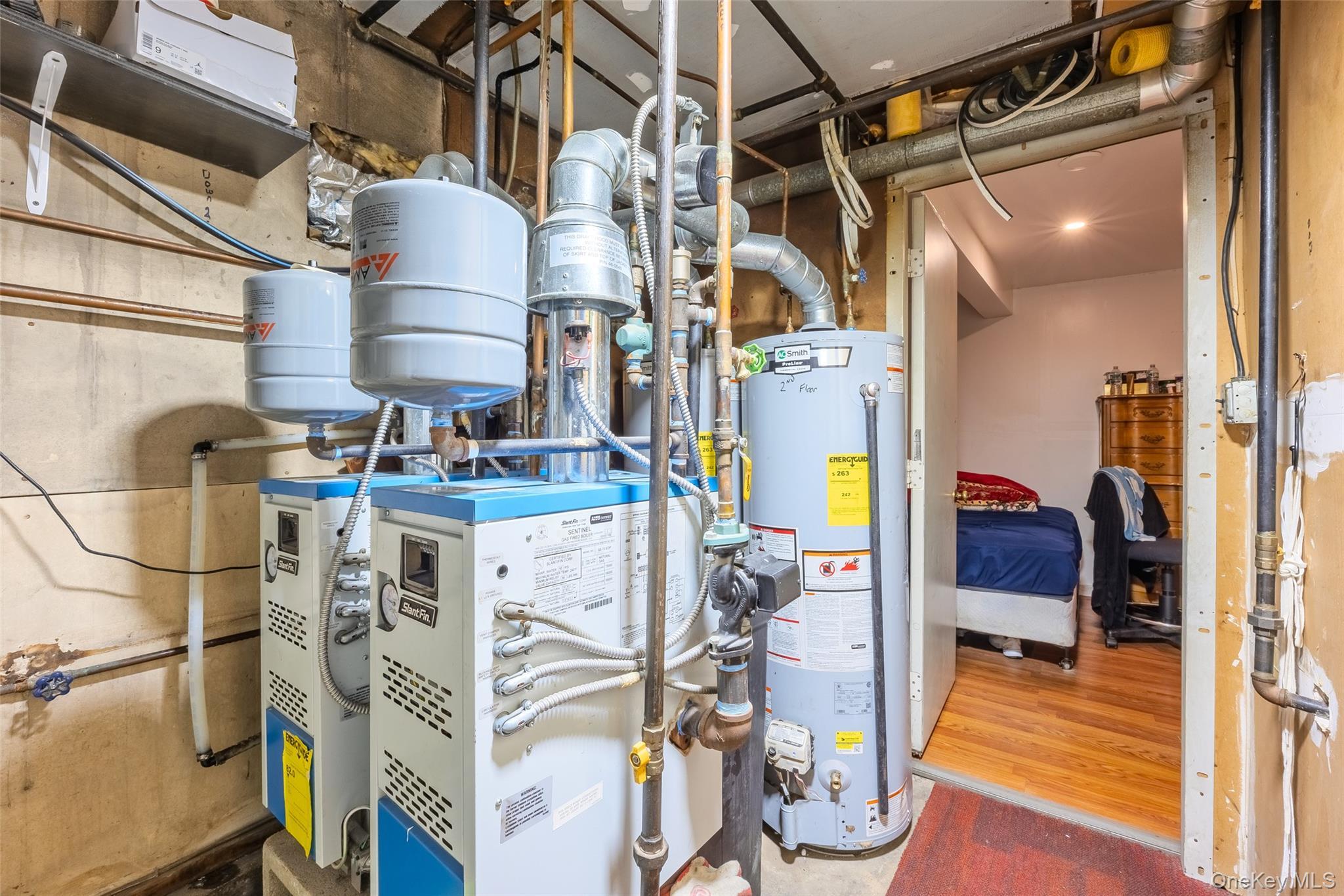 Single Family Oak Suffolk County, NY 11701, MLS-915454-27