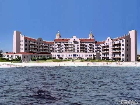 Condo Richmond  Nassau County, NY 11561, MLS-915458-2