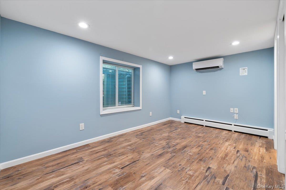 Single Family Locust Suffolk County, NY 11778, MLS-915460-20