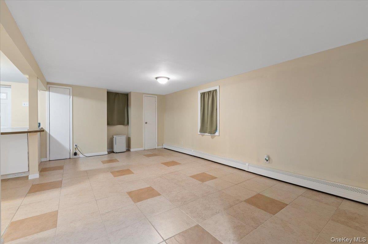 Single Family Locust Suffolk County, NY 11778, MLS-915460-23