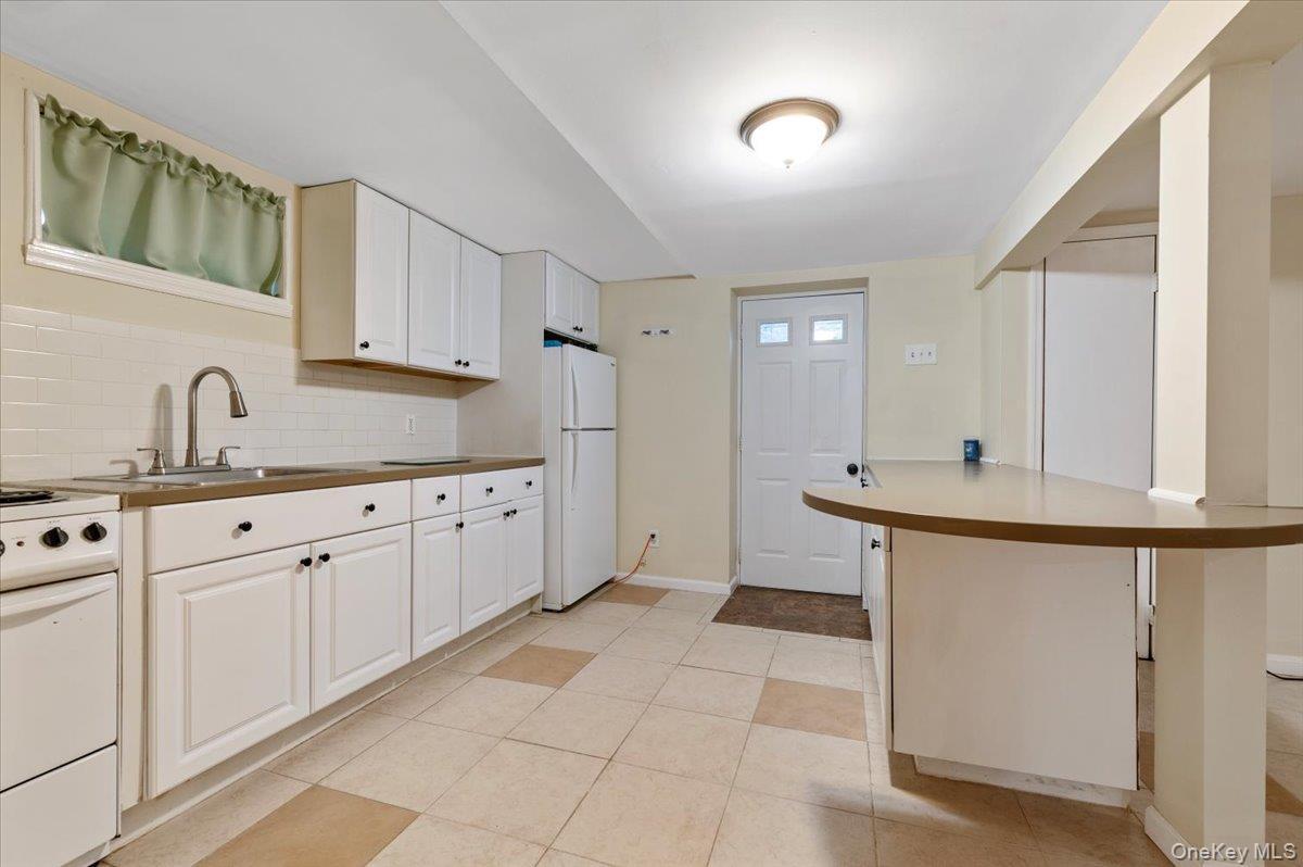 Single Family Locust Suffolk County, NY 11778, MLS-915460-27