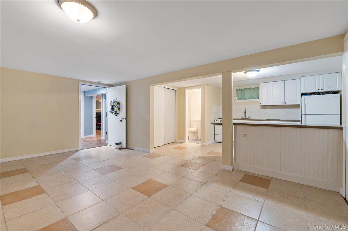 Single Family Locust Suffolk County, NY 11778, MLS-915460-29