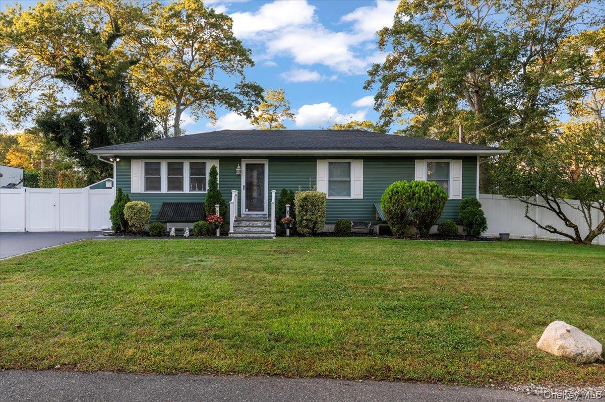 Single Family Locust Suffolk County, NY 11778, MLS-915460-3