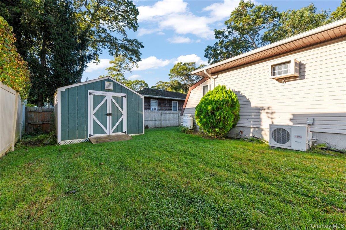 Single Family Locust Suffolk County, NY 11778, MLS-915460-30