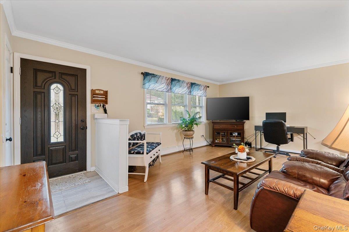 Single Family Locust Suffolk County, NY 11778, MLS-915460-5