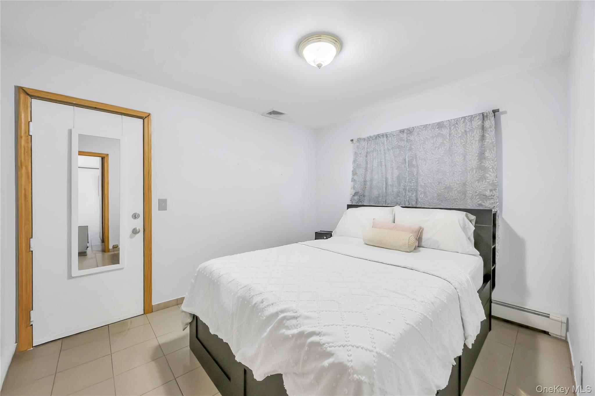 Single Family Cranford Suffolk County, NY 11950, MLS-915479-13