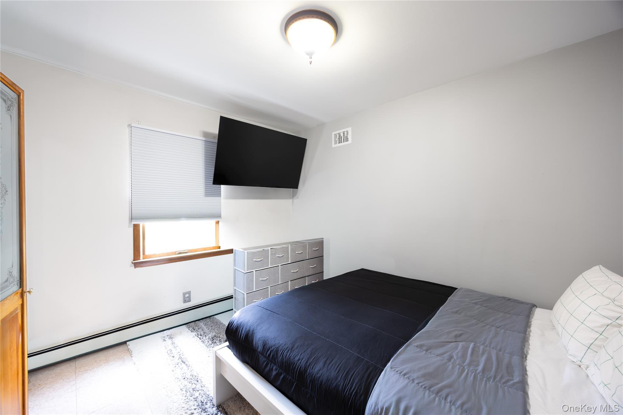 Single Family Cranford Suffolk County, NY 11950, MLS-915479-14