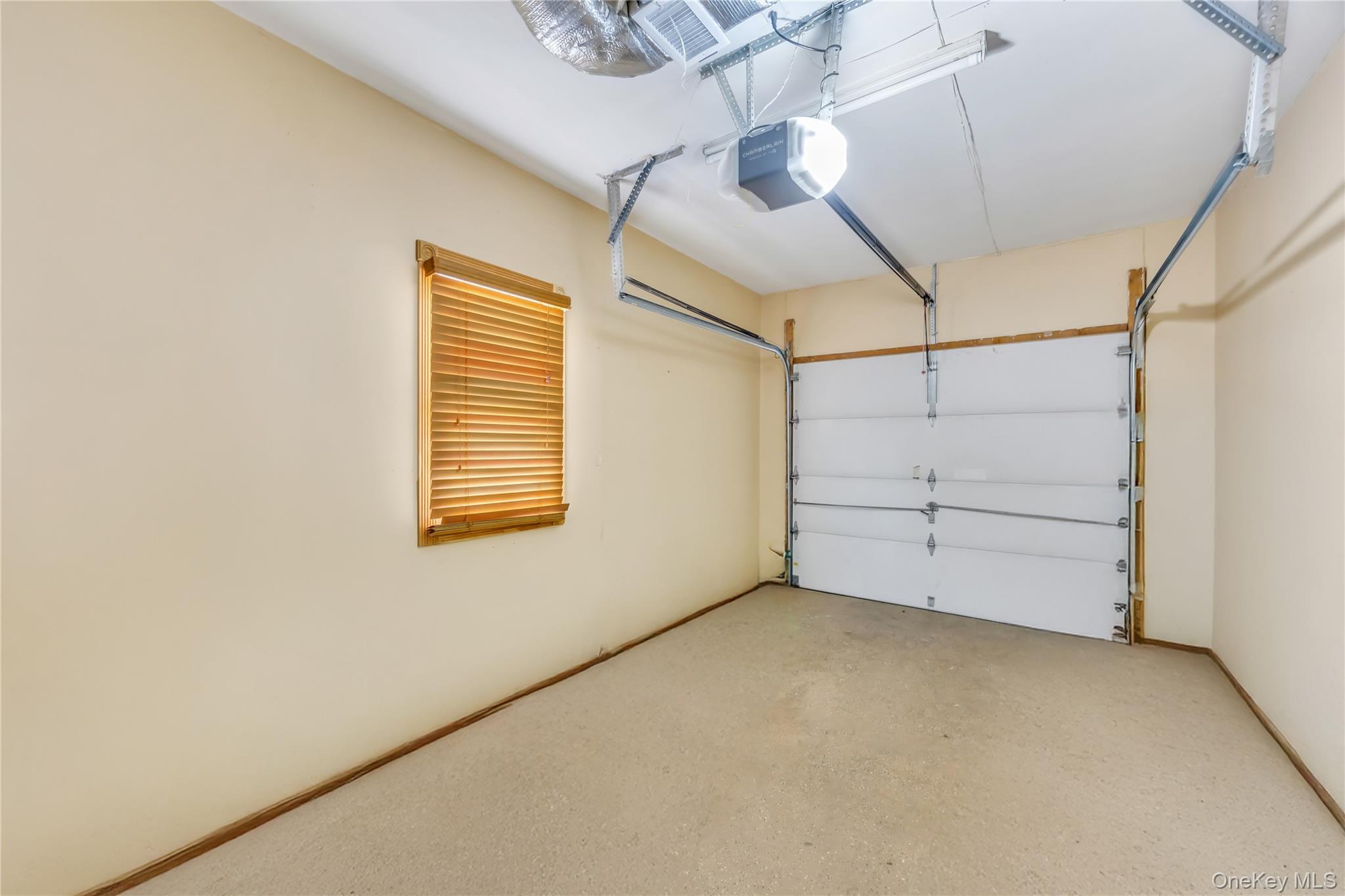 Single Family Cranford Suffolk County, NY 11950, MLS-915479-16