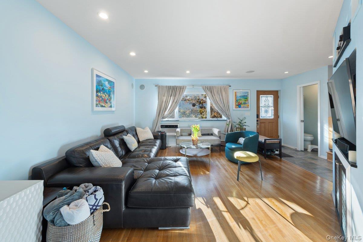 Single Family Dean  Bronx, NY 10465, MLS-915496-7