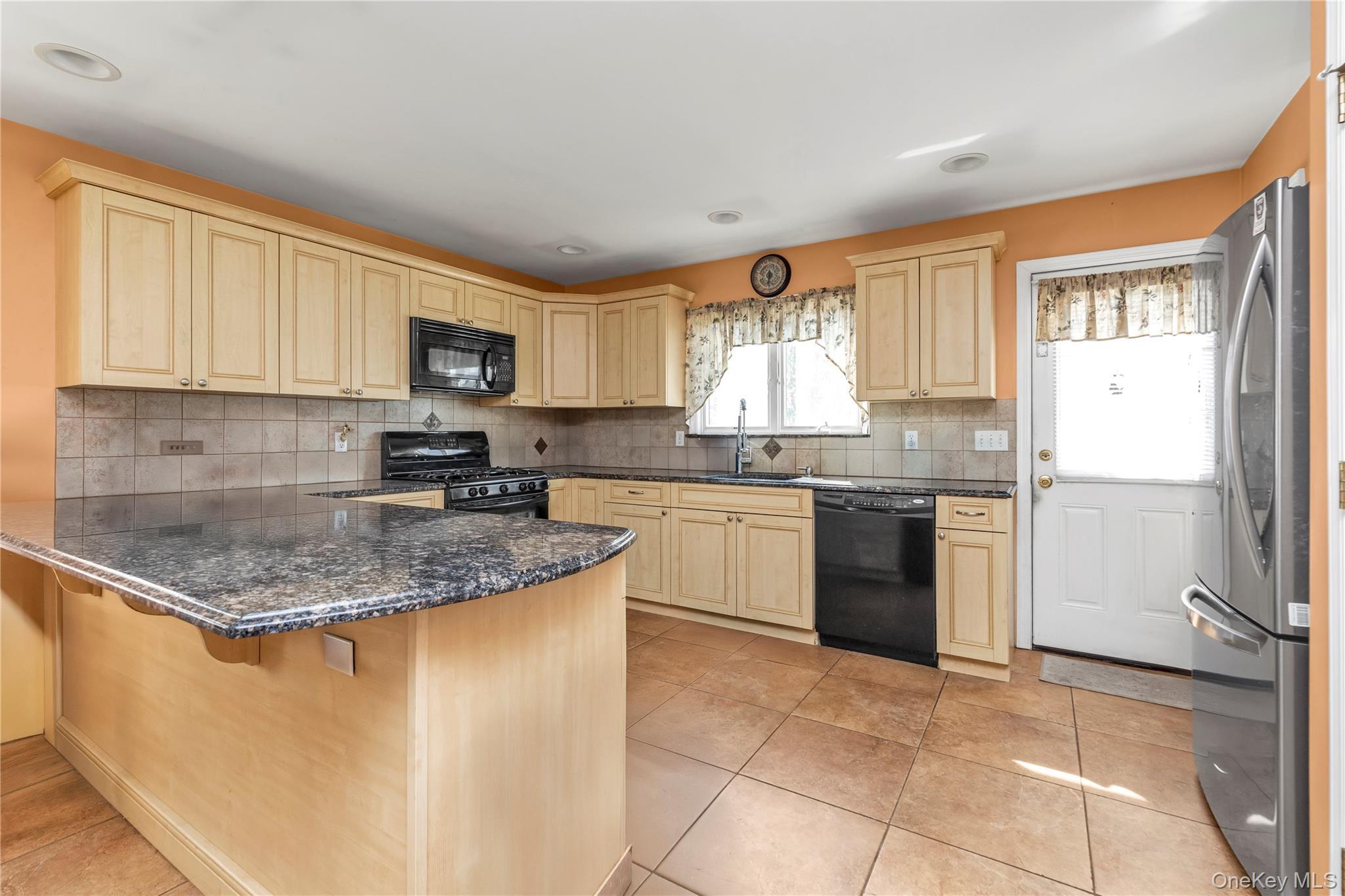 Single Family Montgomery  Nassau County, NY 11572, MLS-915526-6