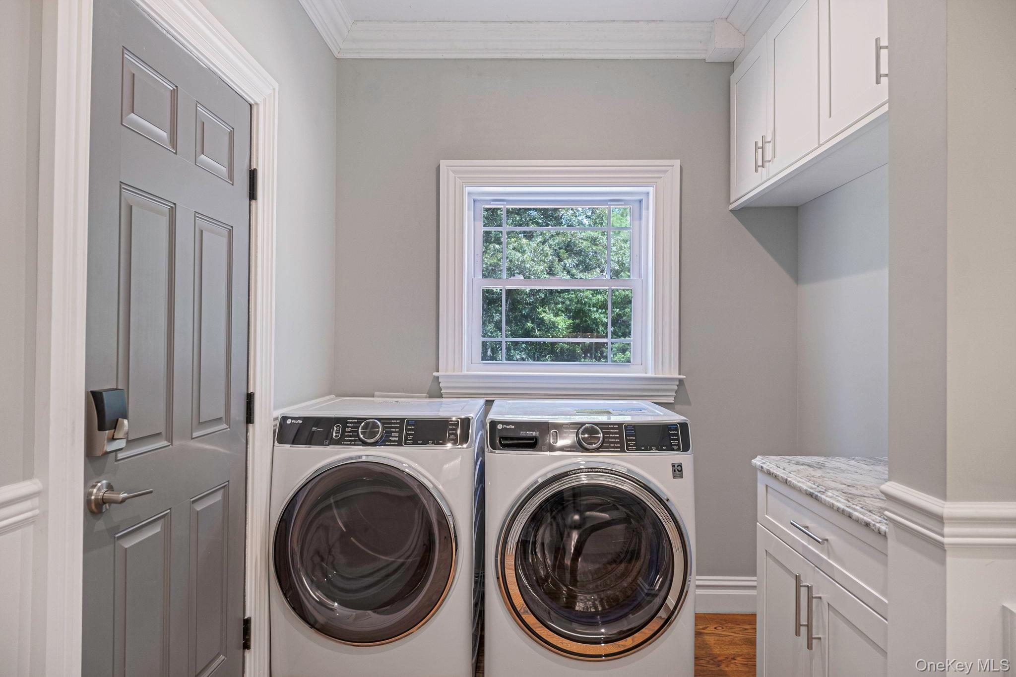 Single Family Blydenburgh  Suffolk County, NY 11720, MLS-915534-32