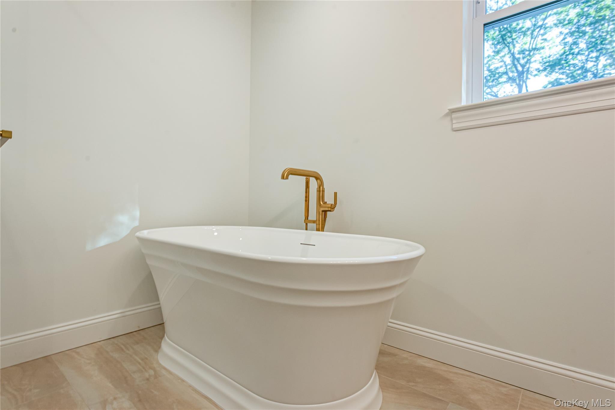 Single Family Blydenburgh Road Suffolk County, NY 11720, MLS-915534-39