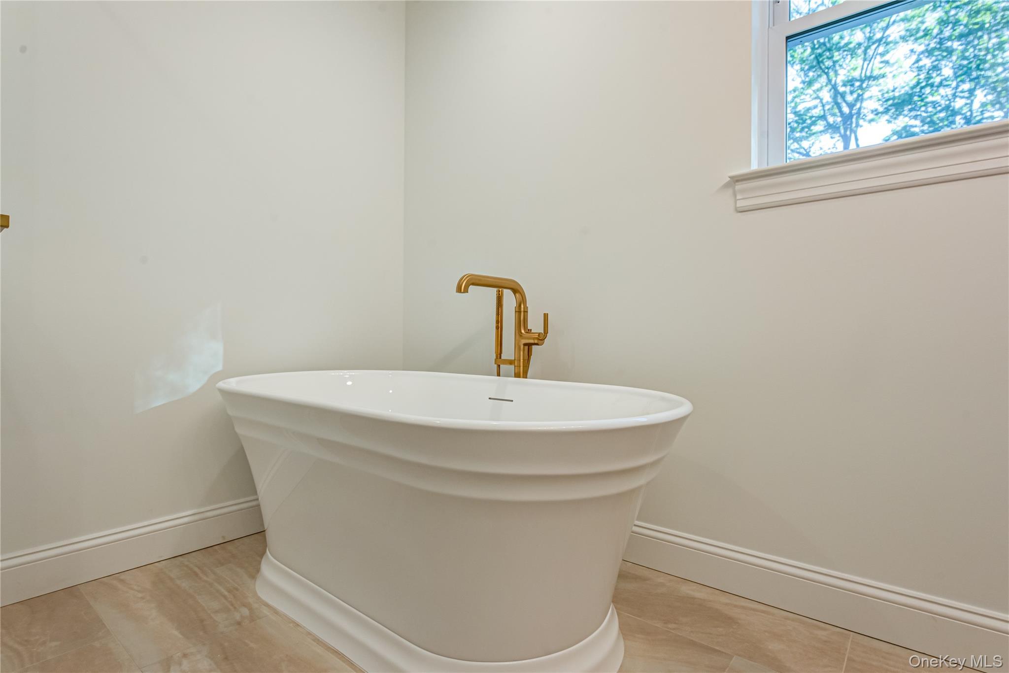 Single Family Blydenburgh Road Suffolk County, NY 11720, MLS-915534-40