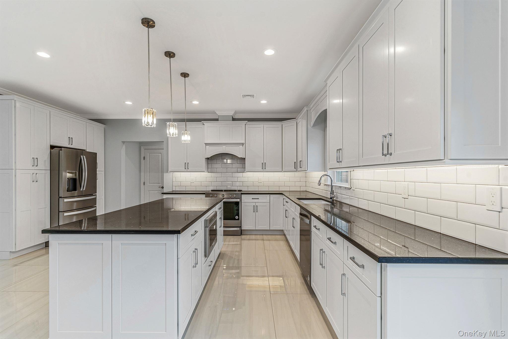 Single Family Landing Suffolk County, NY 11942, MLS-915536-11