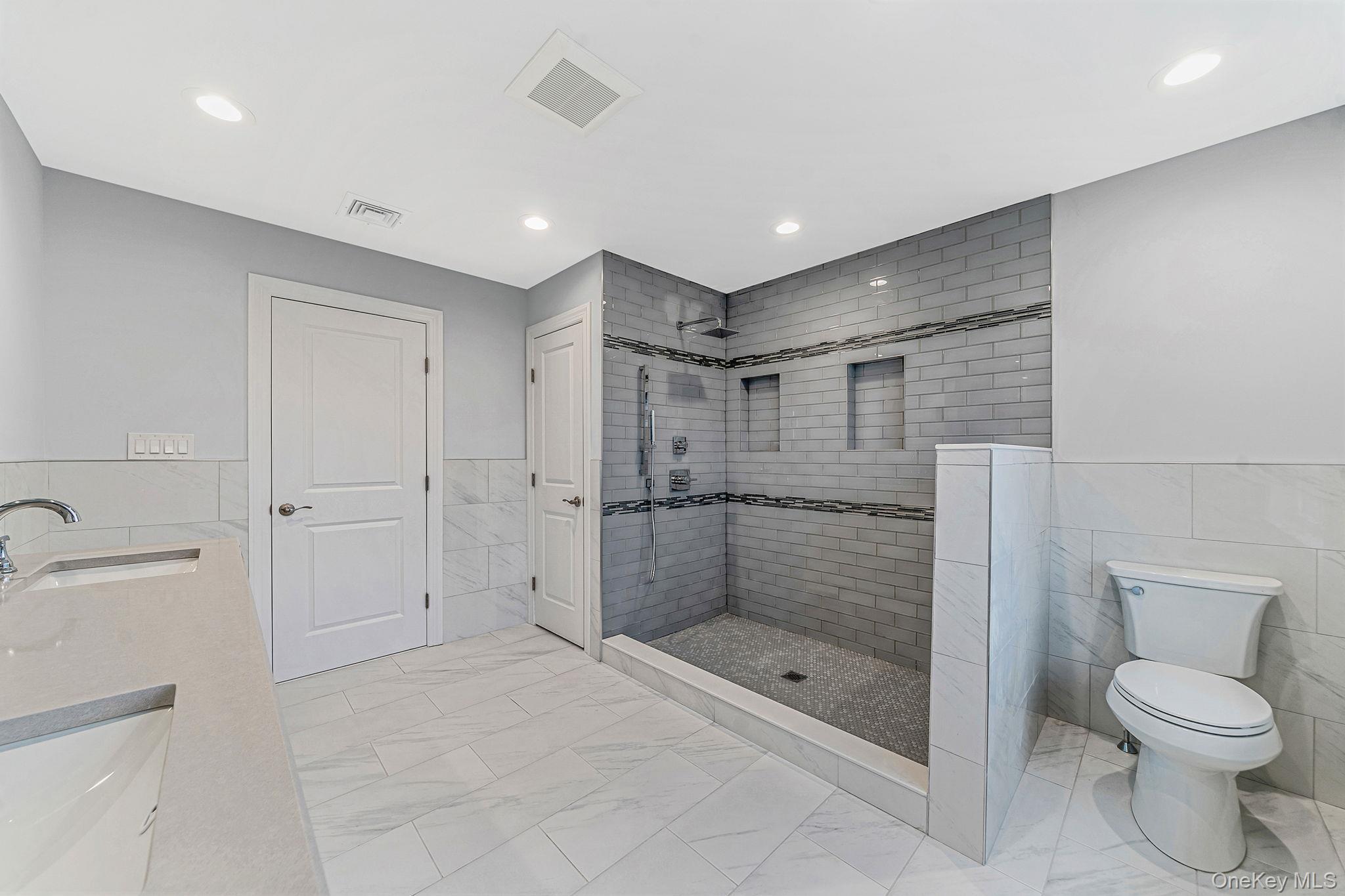 Single Family Landing Suffolk County, NY 11942, MLS-915536-15