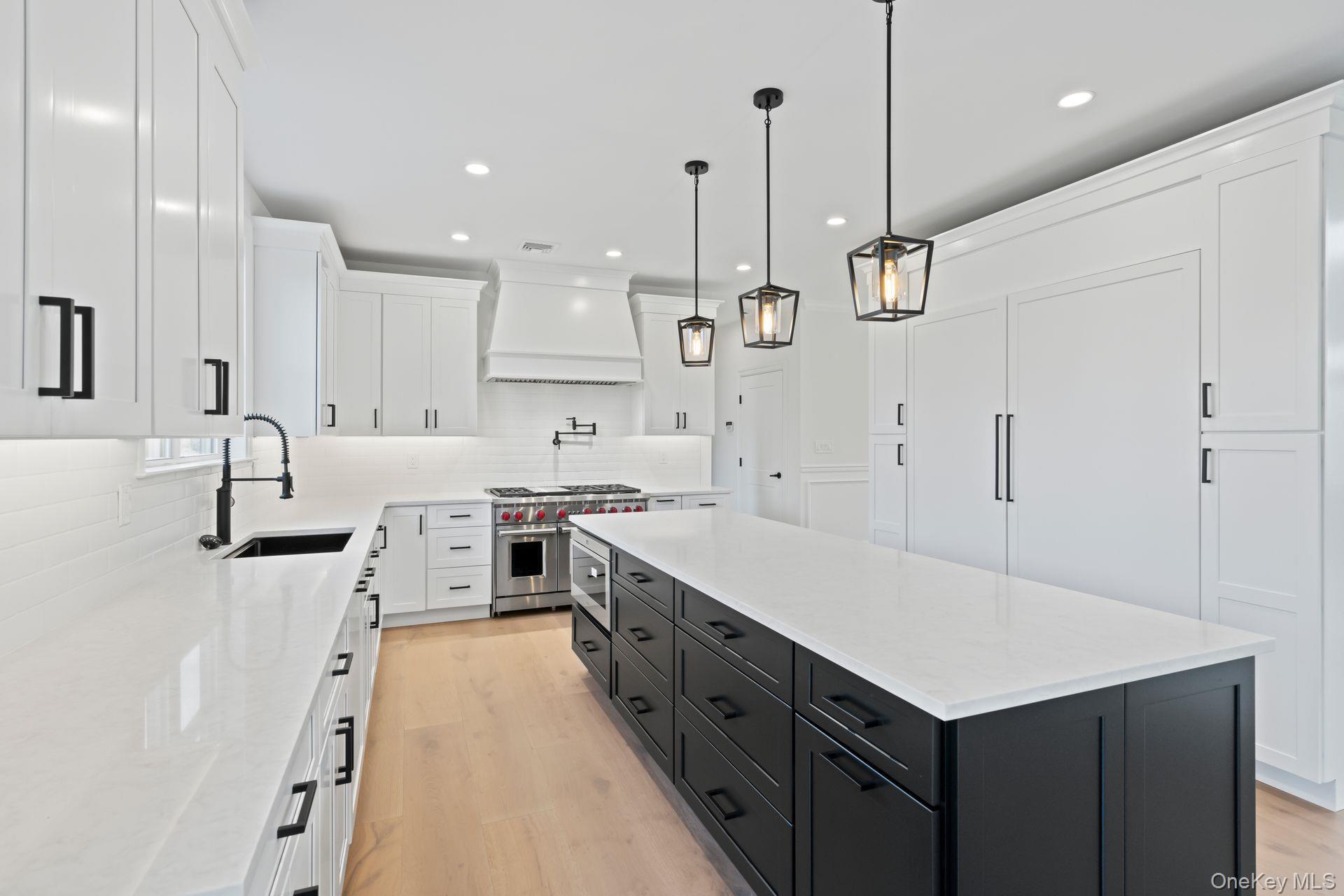 Single Family Landing Suffolk County, NY 11942, MLS-915536-8