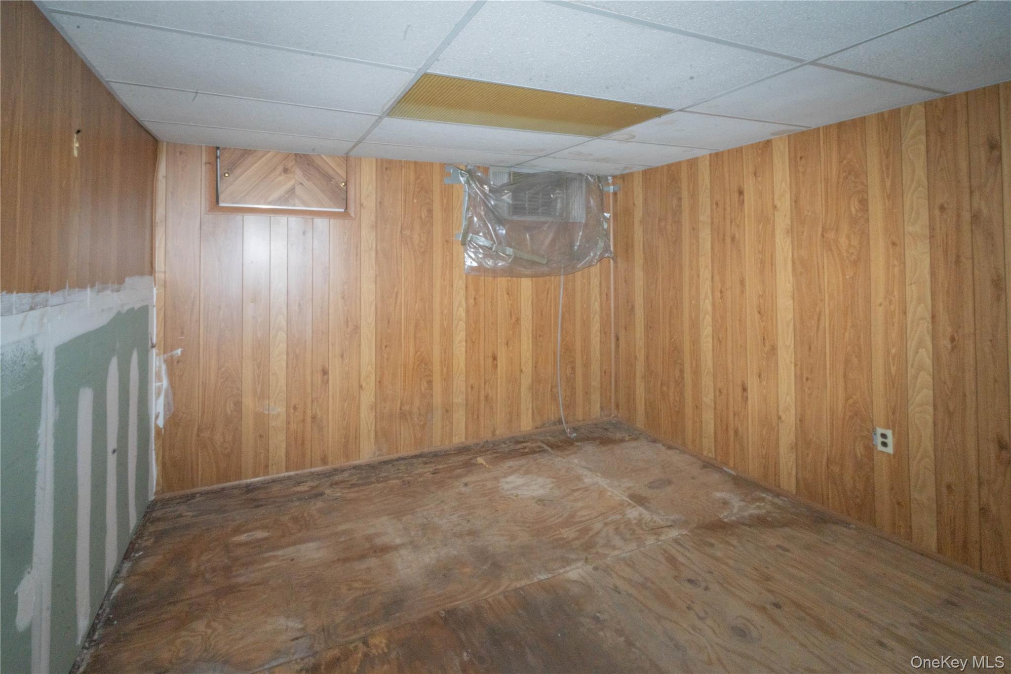 Single Family 81st Brooklyn, NY 11236, MLS-915543-15