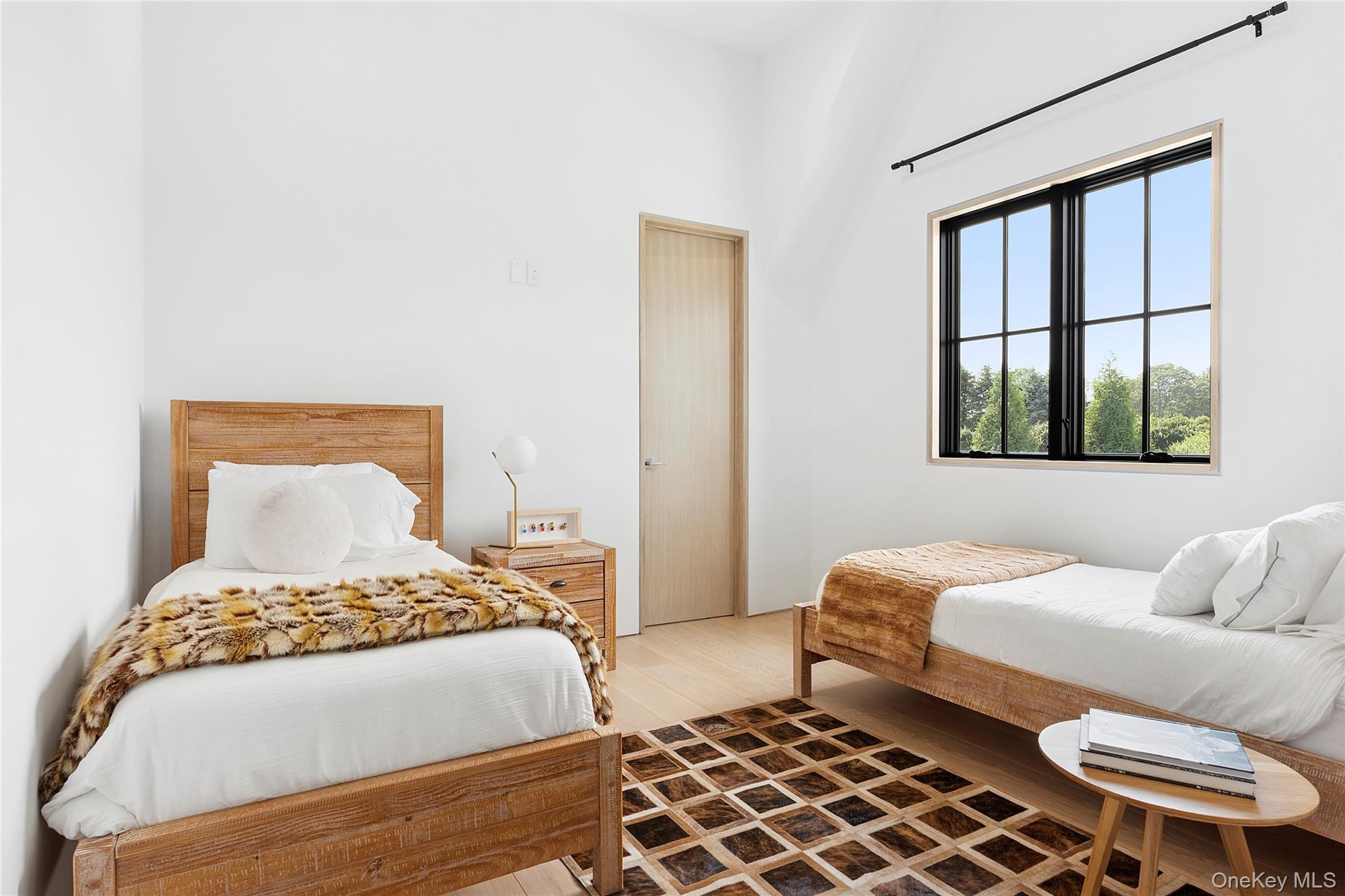 Single Family Clearview Farm Suffolk County, NY 11968, MLS-915555-21