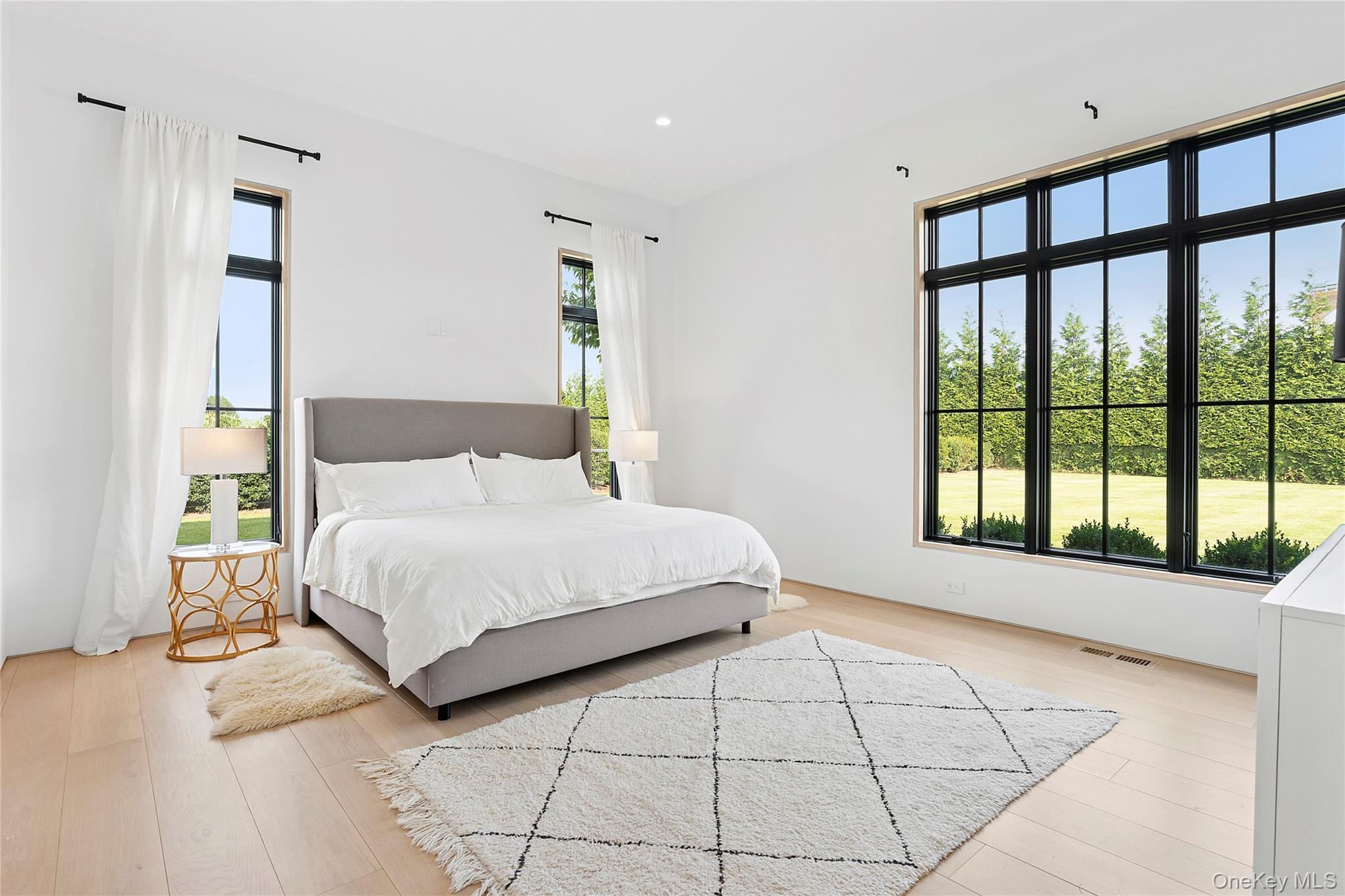 Single Family Clearview Farm Suffolk County, NY 11968, MLS-915555-23