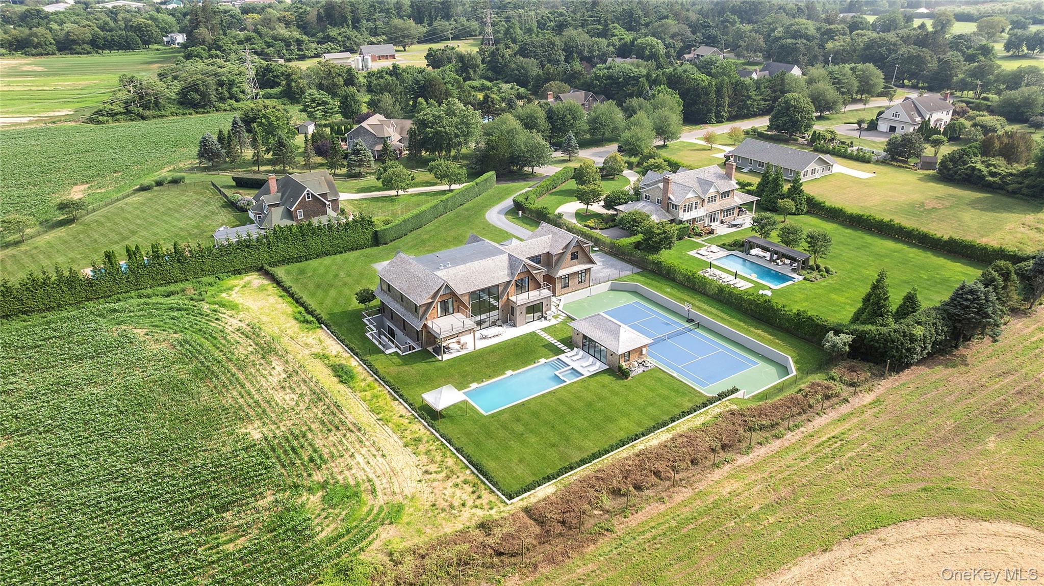 Single Family Clearview Farm Suffolk County, NY 11968, MLS-915555-27