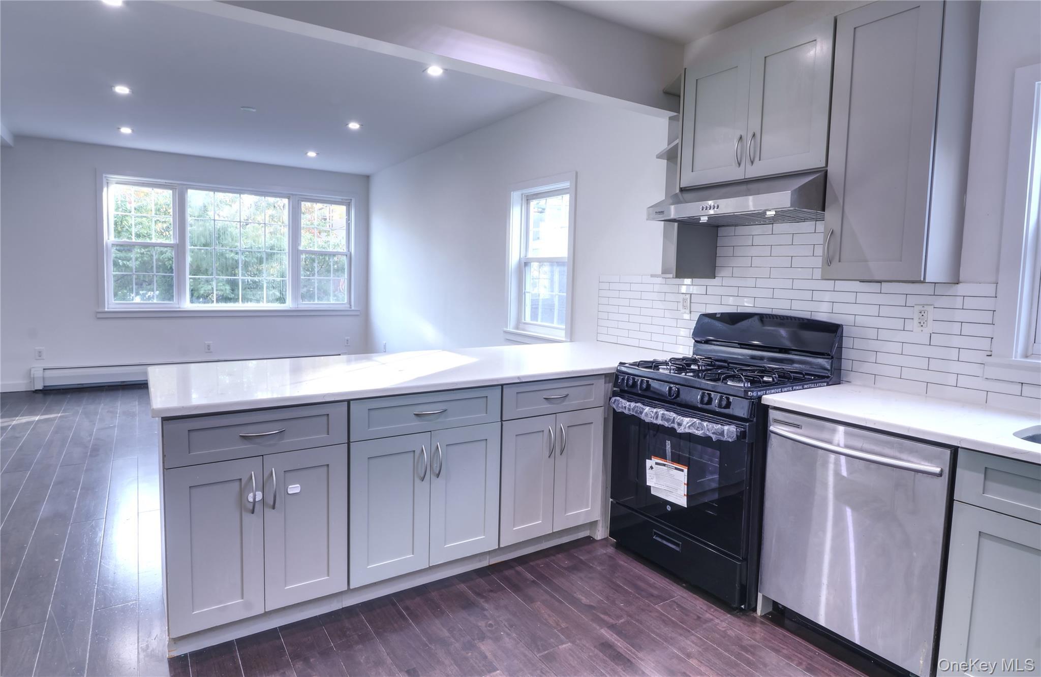 Single Family Wellman Bronx, NY 10461, MLS-915575-10