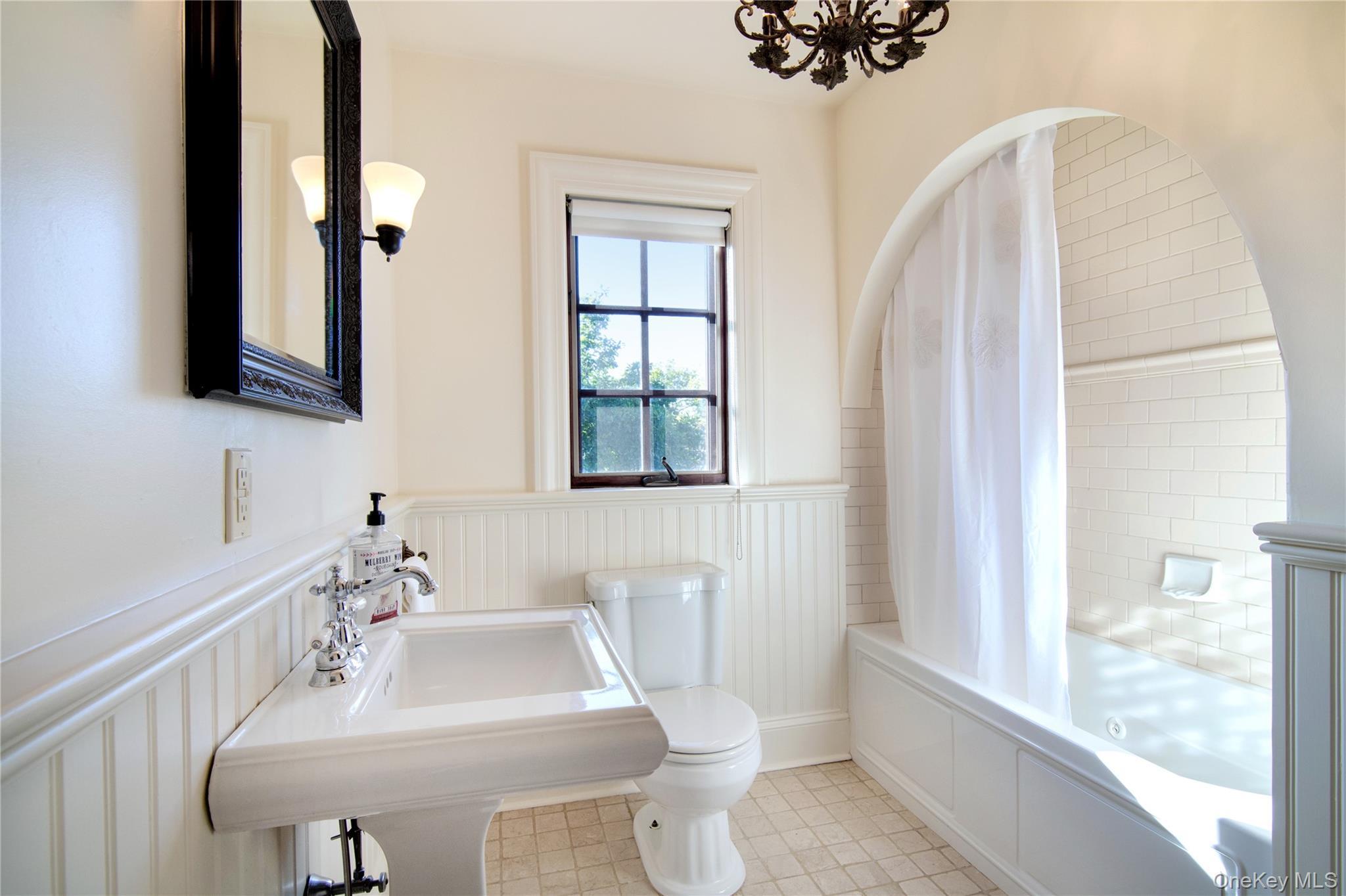 Single Family Kneeland Westchester County, NY 10705, MLS-915634-29