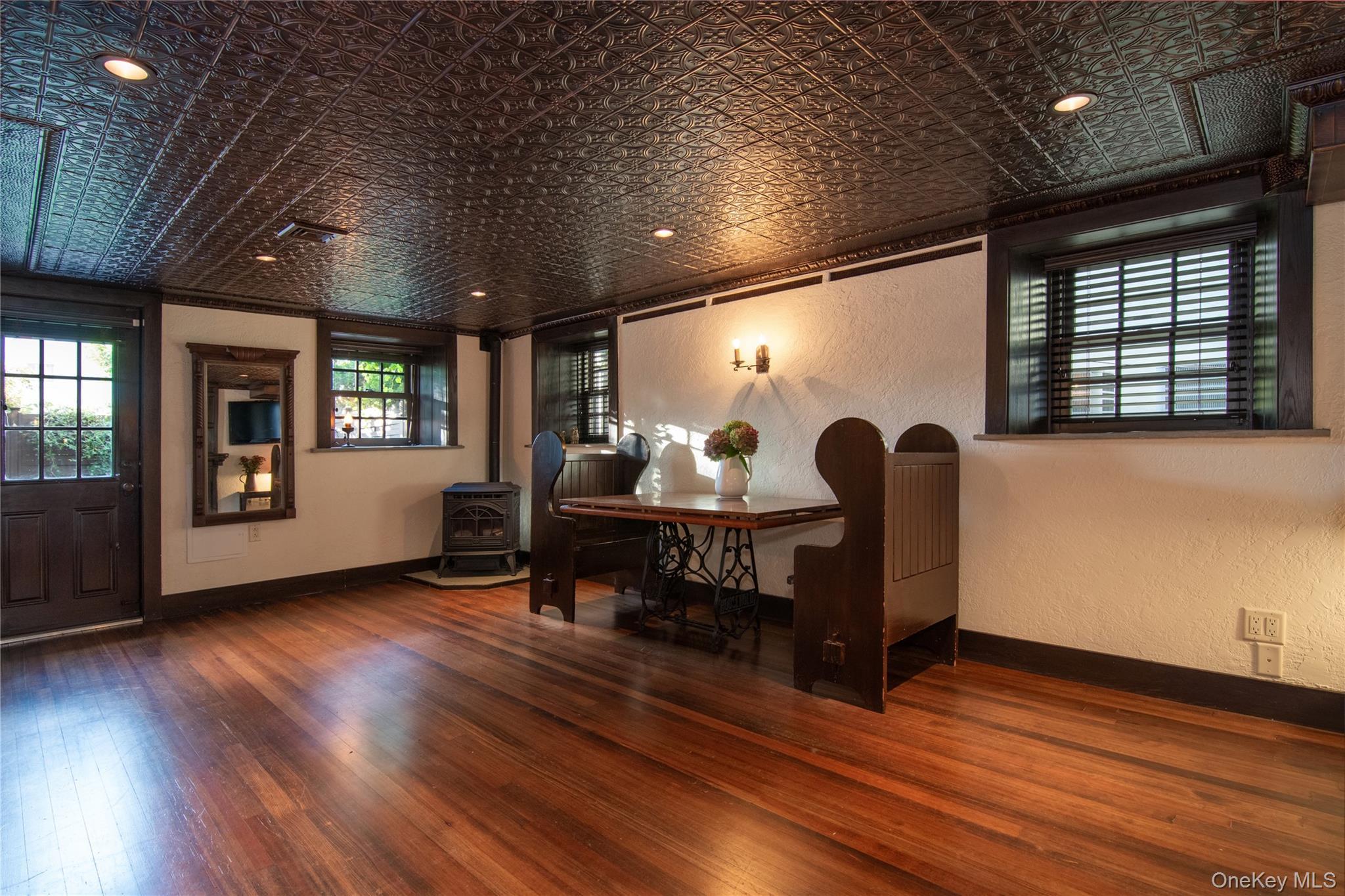 Single Family Kneeland Westchester County, NY 10705, MLS-915634-39