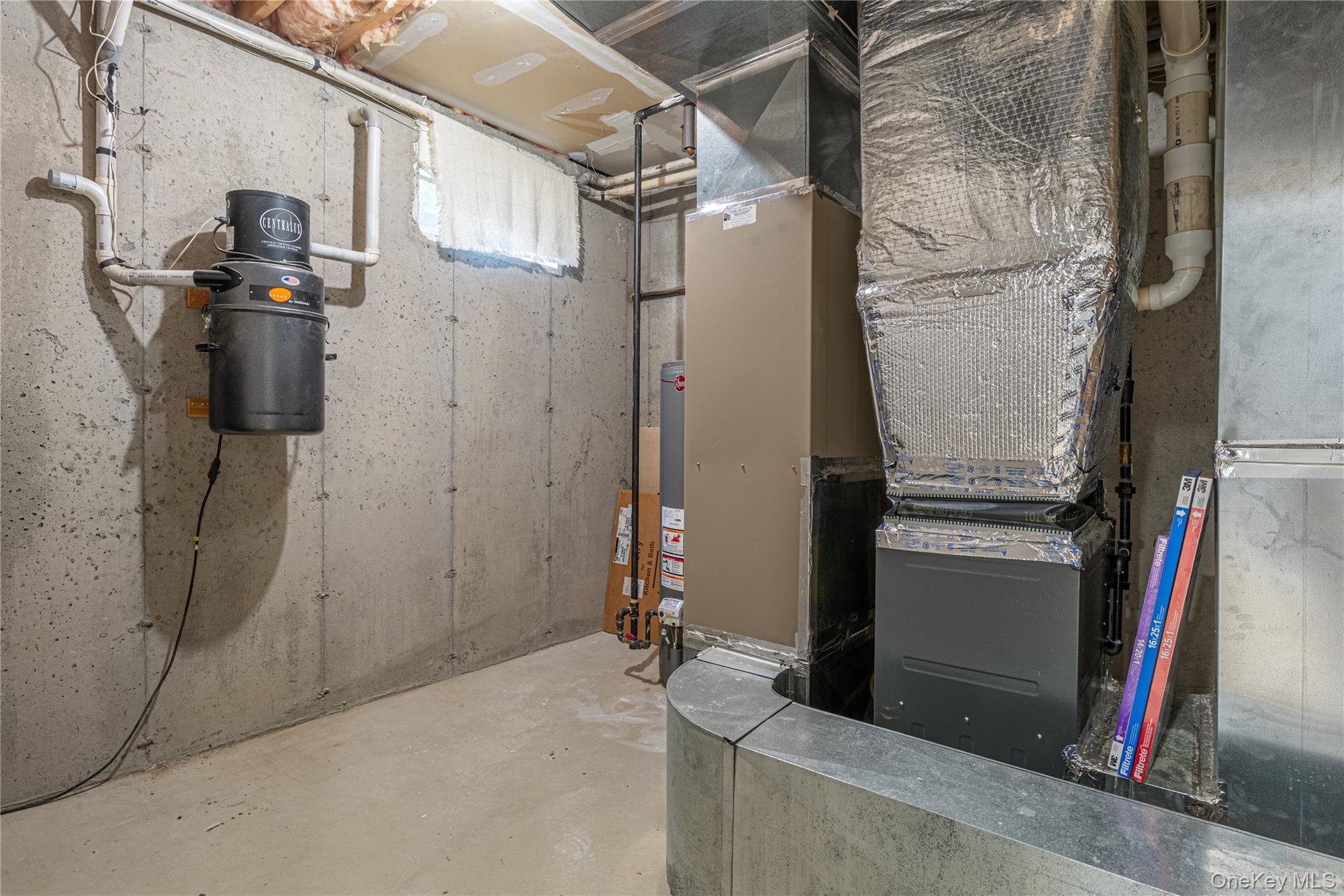 Single Family Avalon Dutchess County, NY 12533, MLS-915645-35