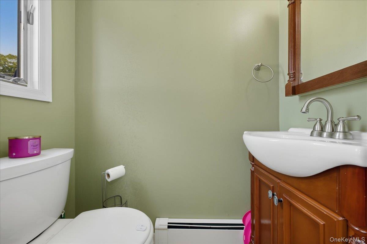 Single Family Grand  Suffolk County, NY 11731, MLS-915648-11