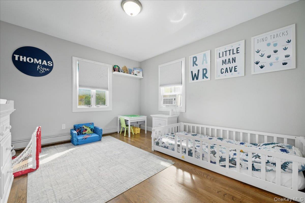 Single Family Grand  Suffolk County, NY 11731, MLS-915648-15