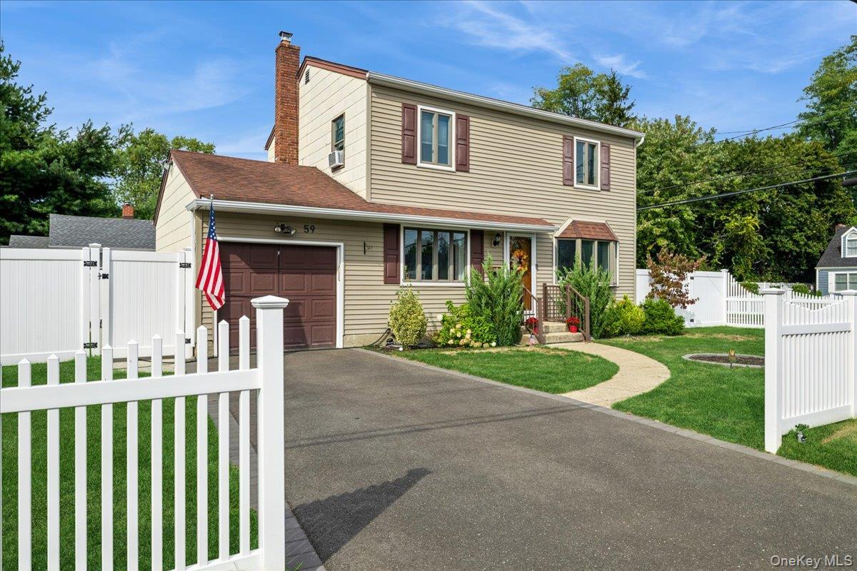 Single Family Grand  Suffolk County, NY 11731, MLS-915648-2