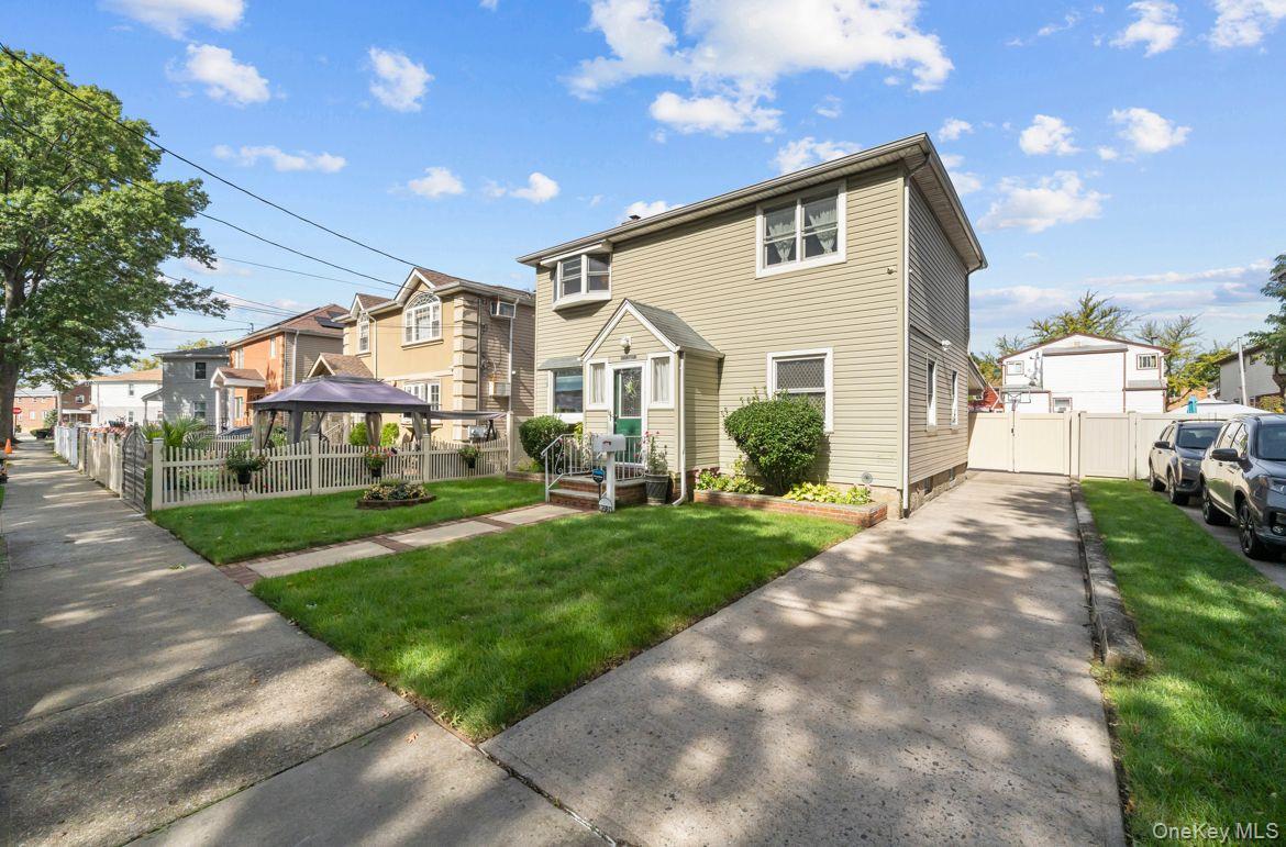 Single Family 250th  Queens, NY 11422, MLS-915659-2