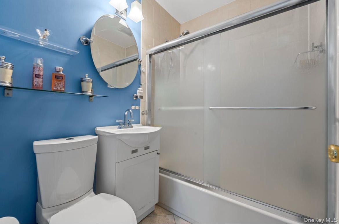 Single Family 250th  Queens, NY 11422, MLS-915659-22